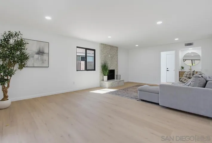 14885 Priscilla, San Diego, California 92129