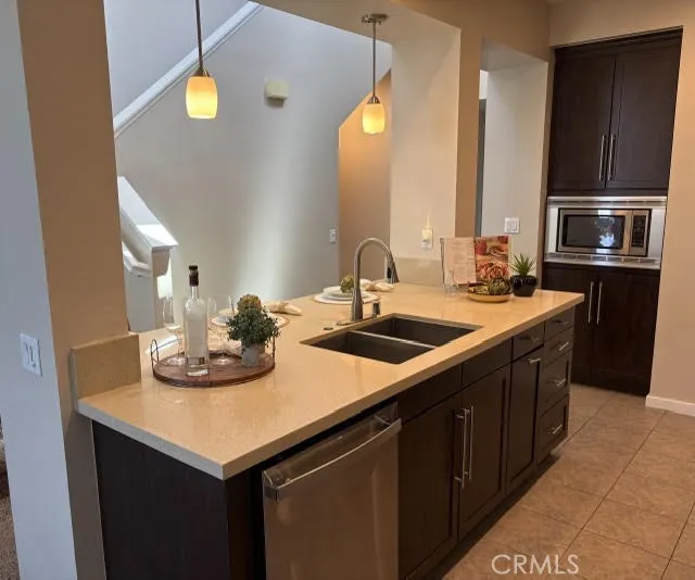 563 W Maple Avenue, Orange, California 92868 — photo 5