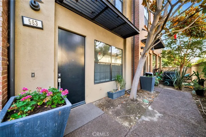 563 W Maple Avenue, Orange, California 92868