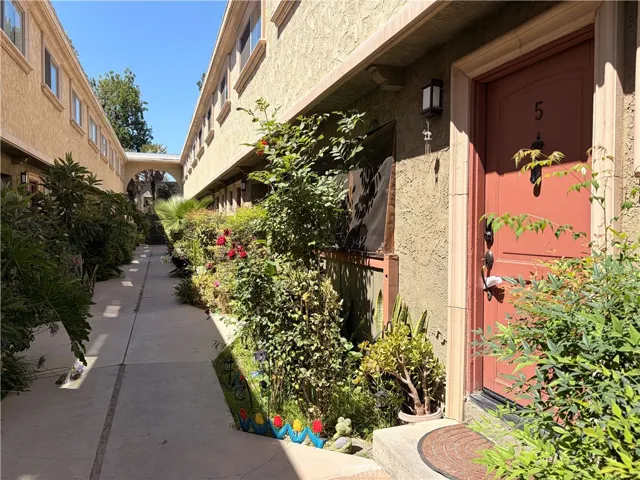 20146 Cohasset Street 5, Winnetka, California 91306