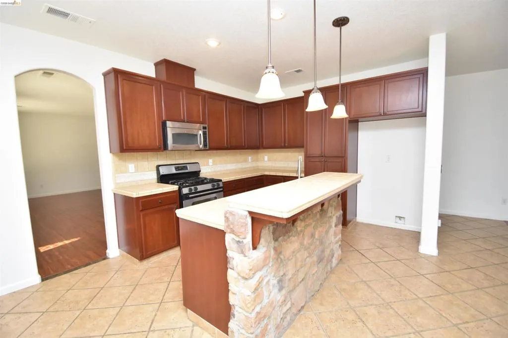 5548 Cortina Ln, Stockton, California 95219 — photo 4