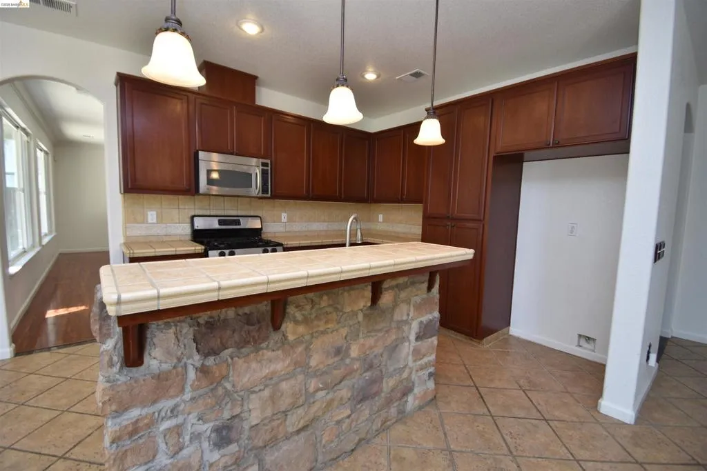 5548 Cortina Ln, Stockton, California 95219 — photo 5
