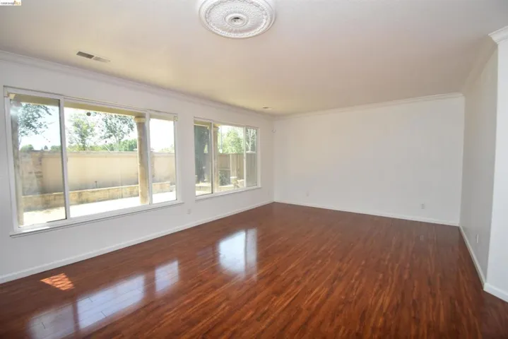 5548 Cortina Ln, Stockton, California 95219
