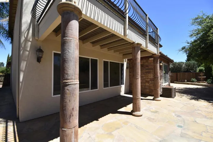 5548 Cortina Ln, Stockton, California 95219