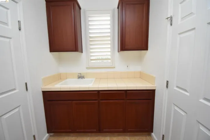 5548 Cortina Ln, Stockton, California 95219