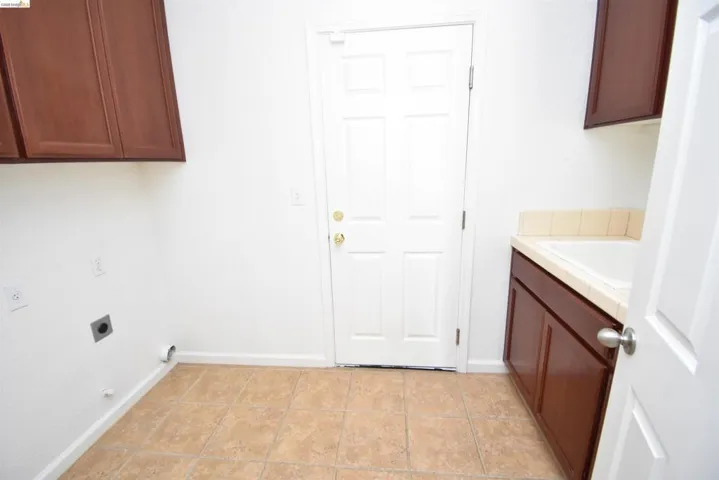 5548 Cortina Ln, Stockton, California 95219