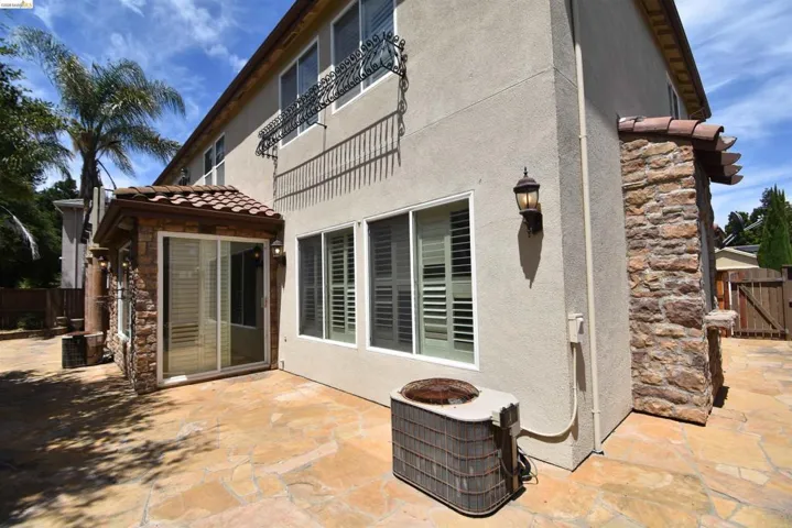 5548 Cortina Ln, Stockton, California 95219
