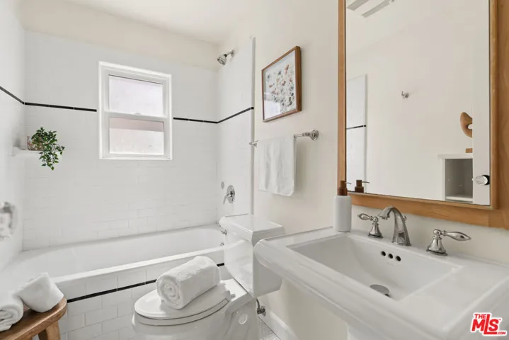 3324 Berkeley Avenue, Los Angeles, California 90026