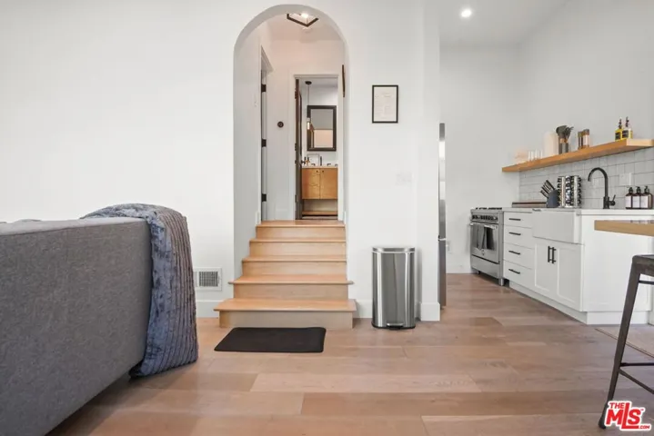 8188 Gould Avenue, Los Angeles, California 90046