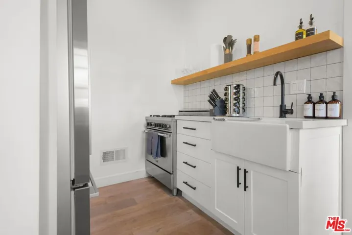 8188 Gould Avenue, Los Angeles, California 90046