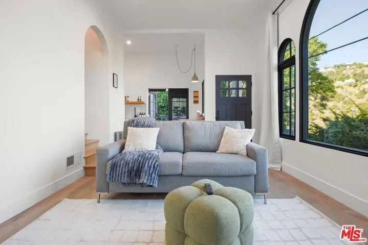 8188 Gould Avenue, Los Angeles, California 90046