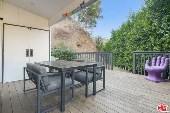8188 Gould Avenue, Los Angeles, California 90046