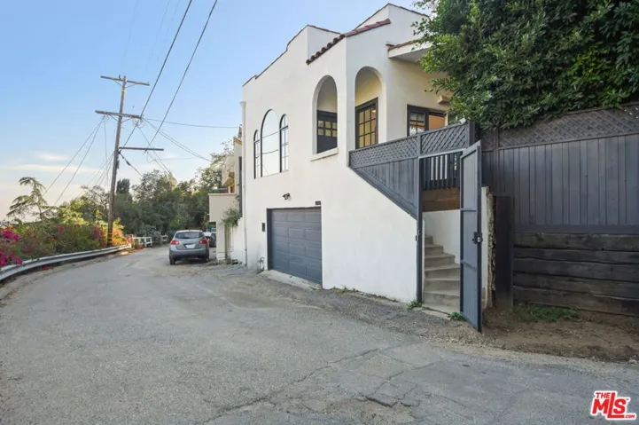 8188 Gould Avenue, Los Angeles, California 90046