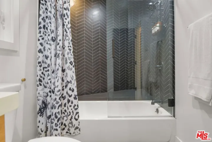 8188 Gould Avenue, Los Angeles, California 90046