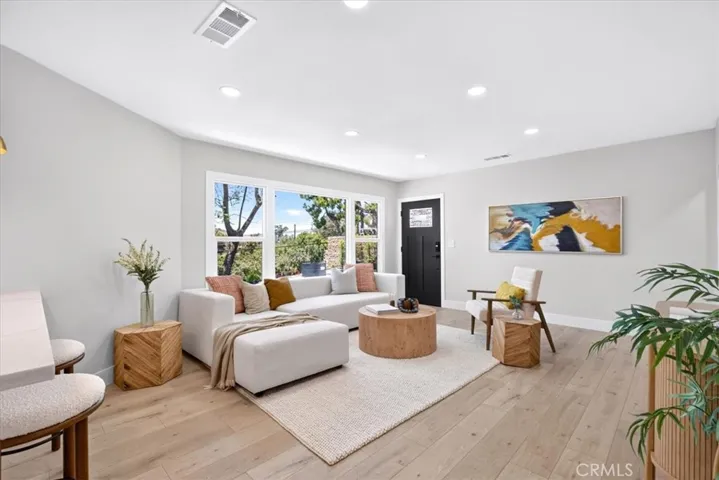 10553 Mcbroom Street, Sunland, California 91040