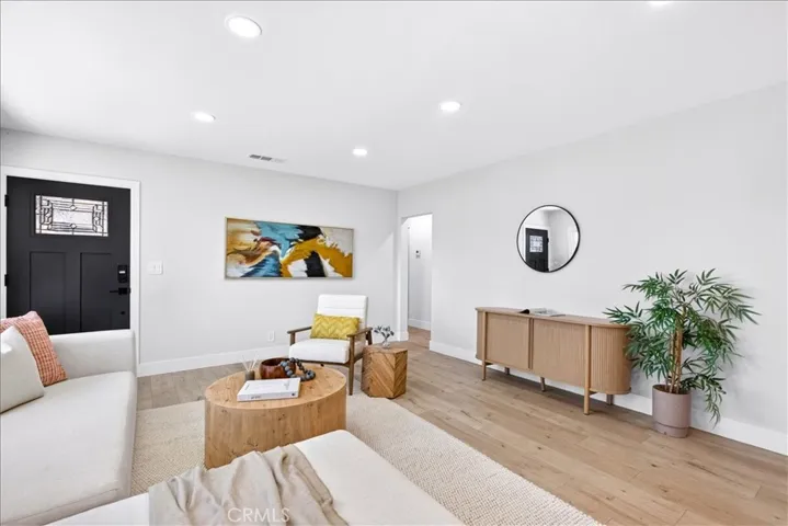 10553 Mcbroom Street, Sunland, California 91040