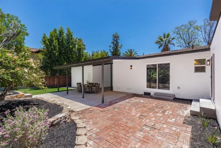 10553 Mcbroom Street, Sunland, California 91040