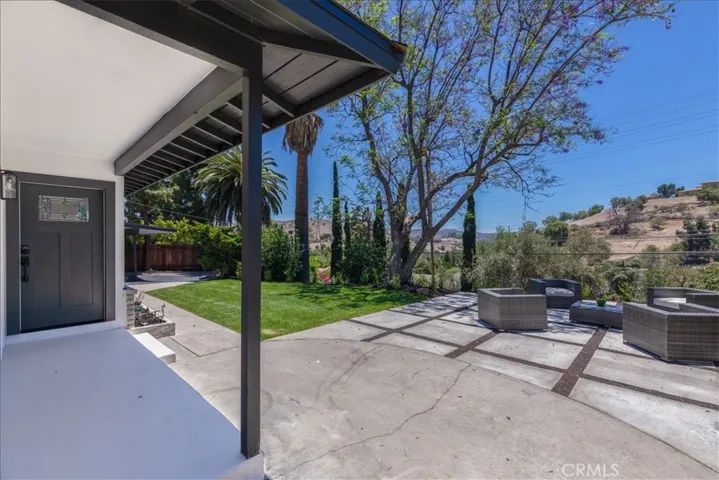 10553 Mcbroom Street, Sunland, California 91040