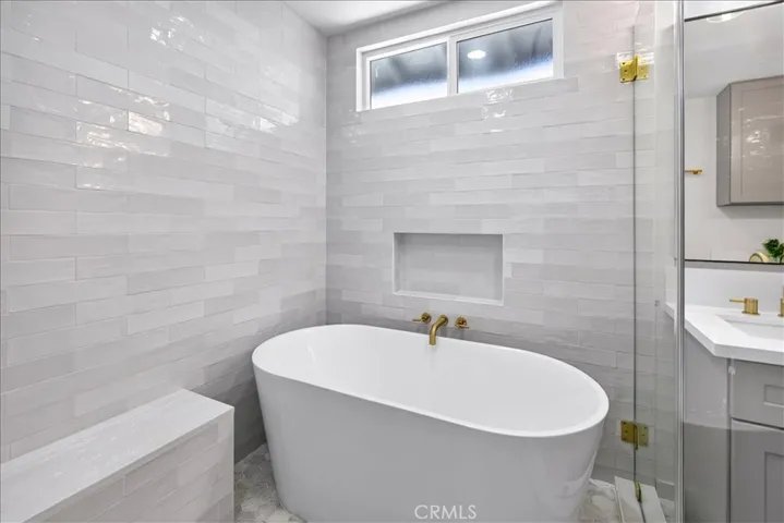 10553 Mcbroom Street, Sunland, California 91040