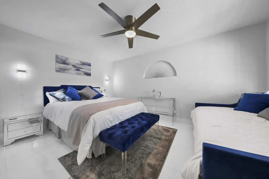 052 GUEST ROOM