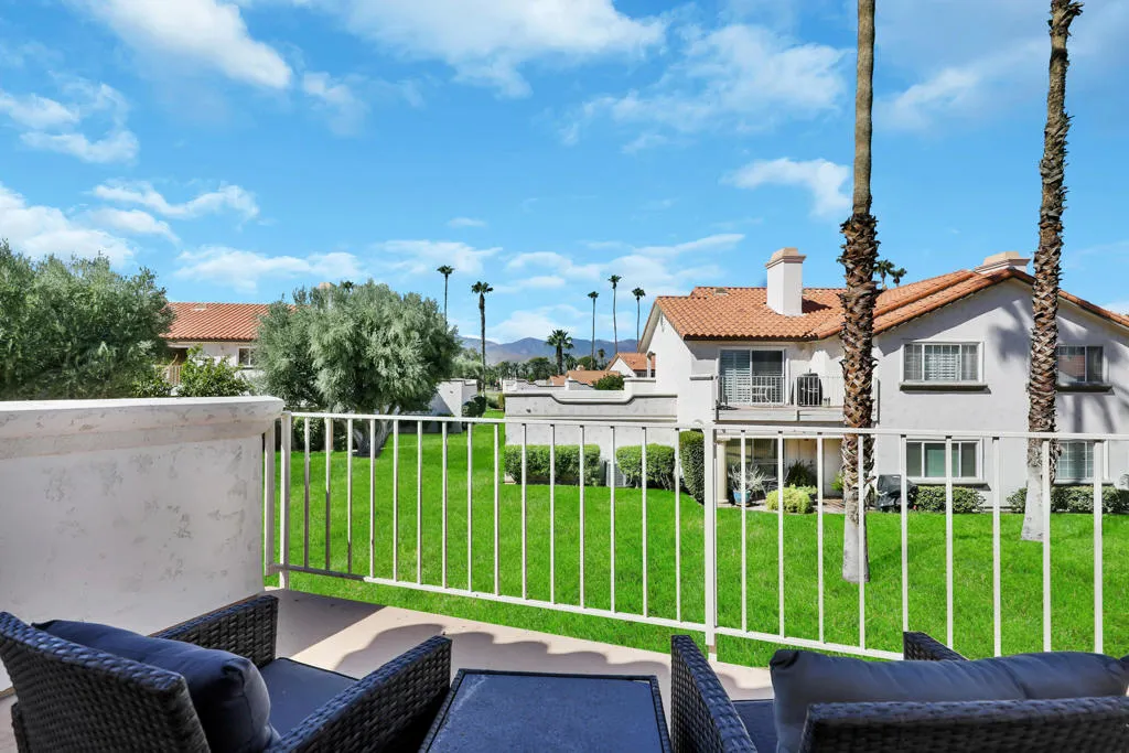 074 PATIO VIEW