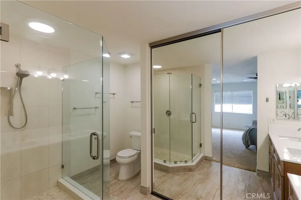 Primary en suite bath