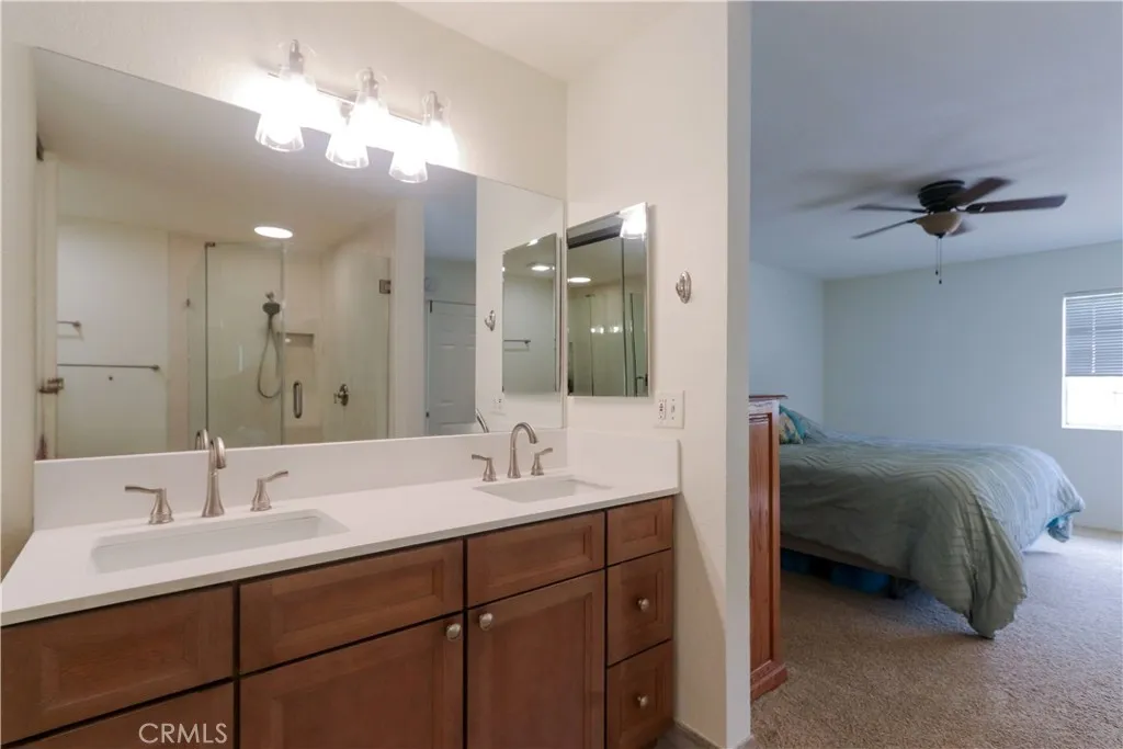 Primary en suite bath