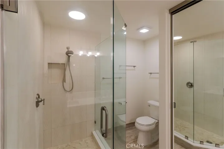 Primary en suite bath