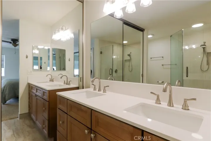 Primary en suite bath