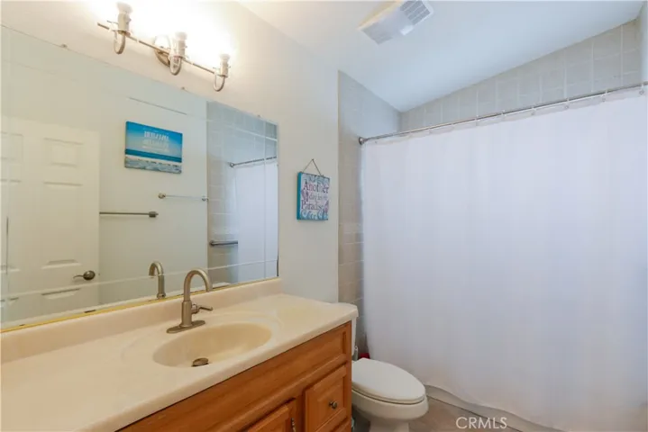 full bath in north wing