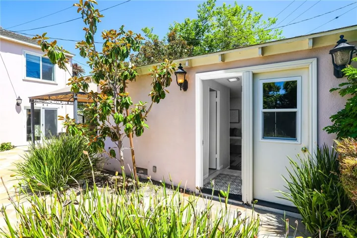 11672 Foster Road, Rossmoor, California 90720