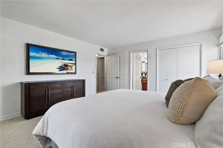 11672 Foster Road, Rossmoor, California 90720