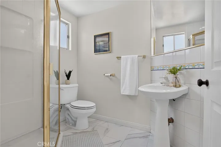 5938 Simpson Ave, Valley Village, California 91607