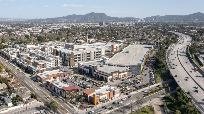 5938 Simpson Ave, Valley Village, California 91607