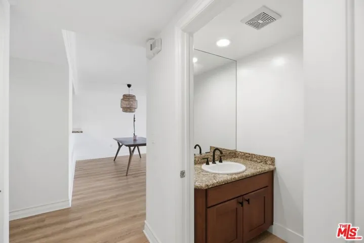 1878 Greenfield Avenue 304, Los Angeles, California 90025