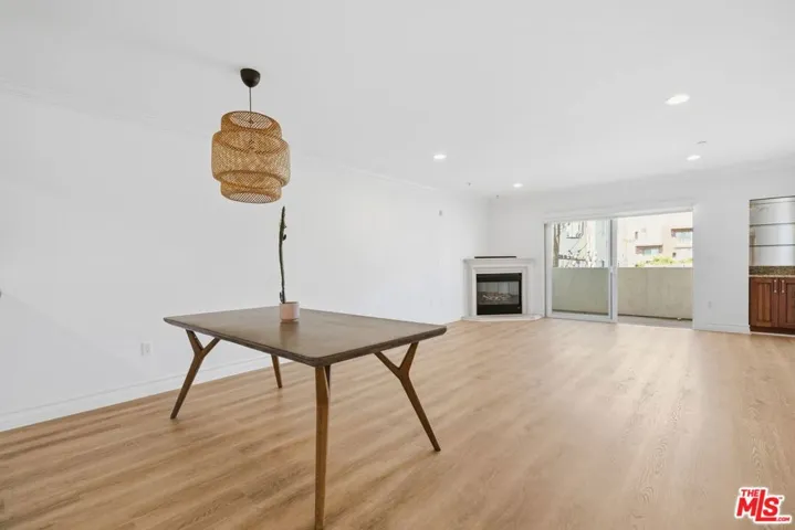 1878 Greenfield Avenue 304, Los Angeles, California 90025