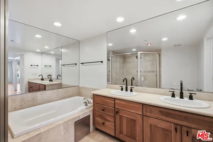 1878 Greenfield Avenue 304, Los Angeles, California 90025