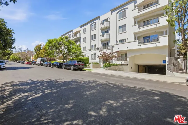1878 Greenfield Avenue 304, Los Angeles, California 90025