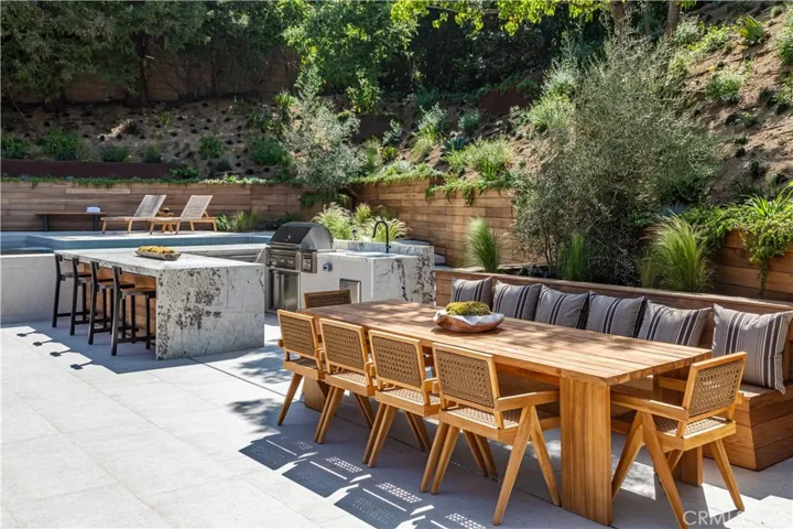 3187 Oakdell Rd, Studio City, California 91604