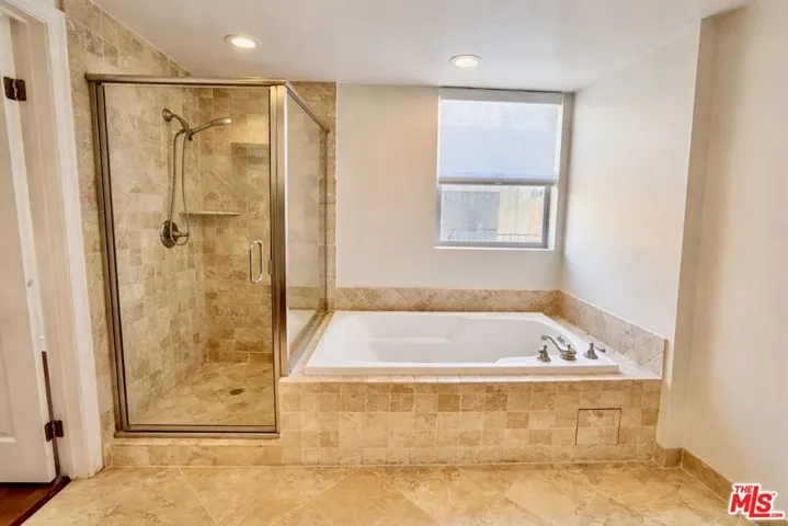 122 N Clark Drive 206, Los Angeles, California 90048