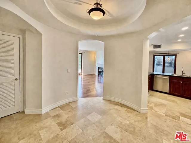 122 N Clark Drive 206, Los Angeles, California 90048