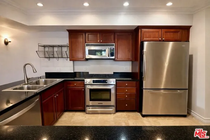 122 N Clark Drive 206, Los Angeles, California 90048