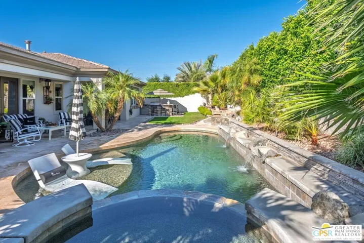 104 Azzuro Drive, Palm Desert, California 92211