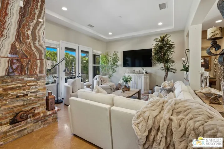 104 Azzuro Drive, Palm Desert, California 92211