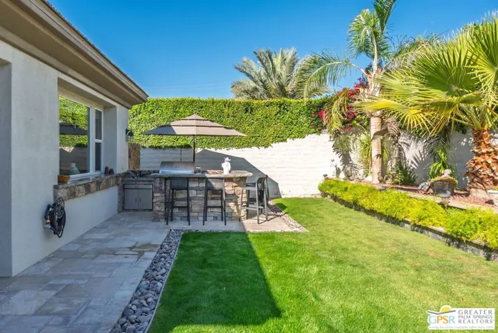 104 Azzuro Drive, Palm Desert, California 92211