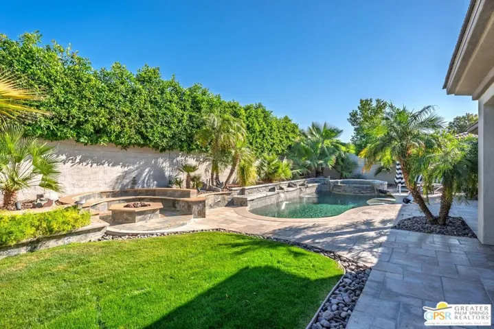 104 Azzuro Drive, Palm Desert, California 92211
