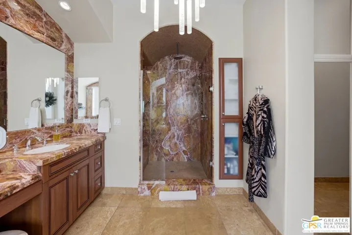 104 Azzuro Drive, Palm Desert, California 92211