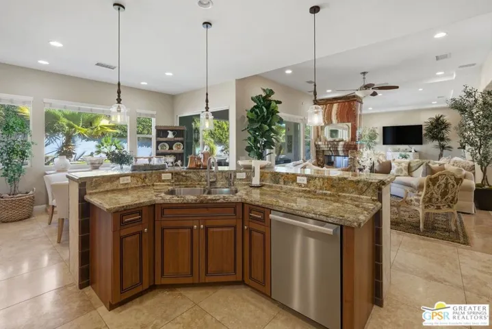 104 Azzuro Drive, Palm Desert, California 92211