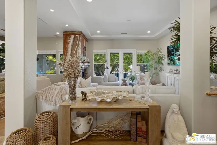 104 Azzuro Drive, Palm Desert, California 92211