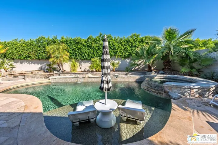 104 Azzuro Drive, Palm Desert, California 92211